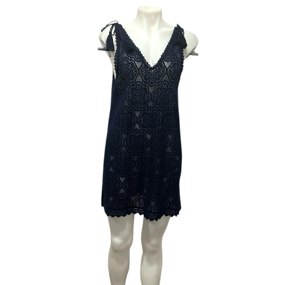 Aerie navy blue lace v neck tassel tie shoulder coverup
Size Small
